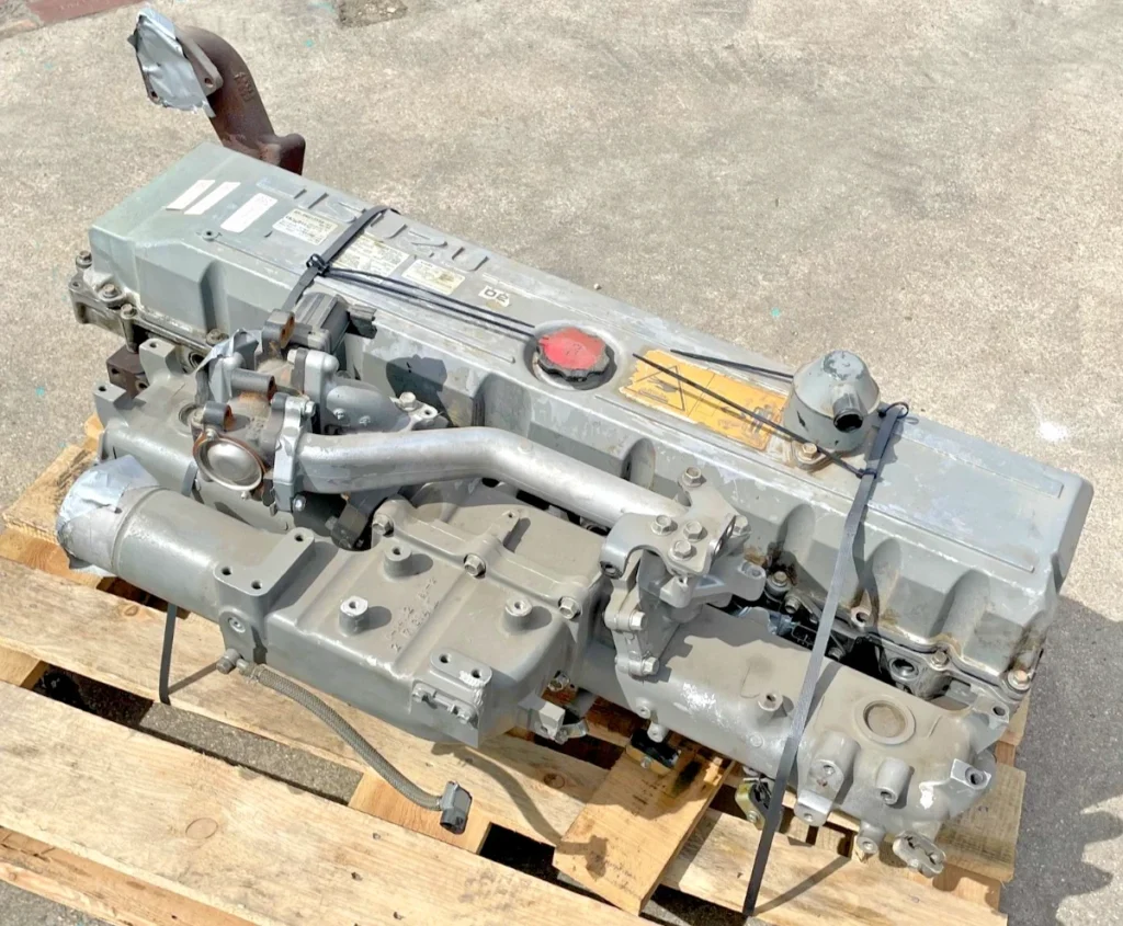 GENUINE HITACHI / ISUZU 6WG1 CYLINDER HEAD
